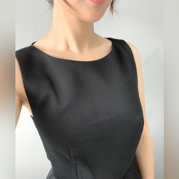 ☀️Gorgeous TB Black Dress - Picture 4 of 9